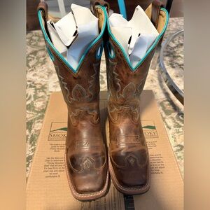 Women’s Brown Leather Western Boots with Turquoise Trim